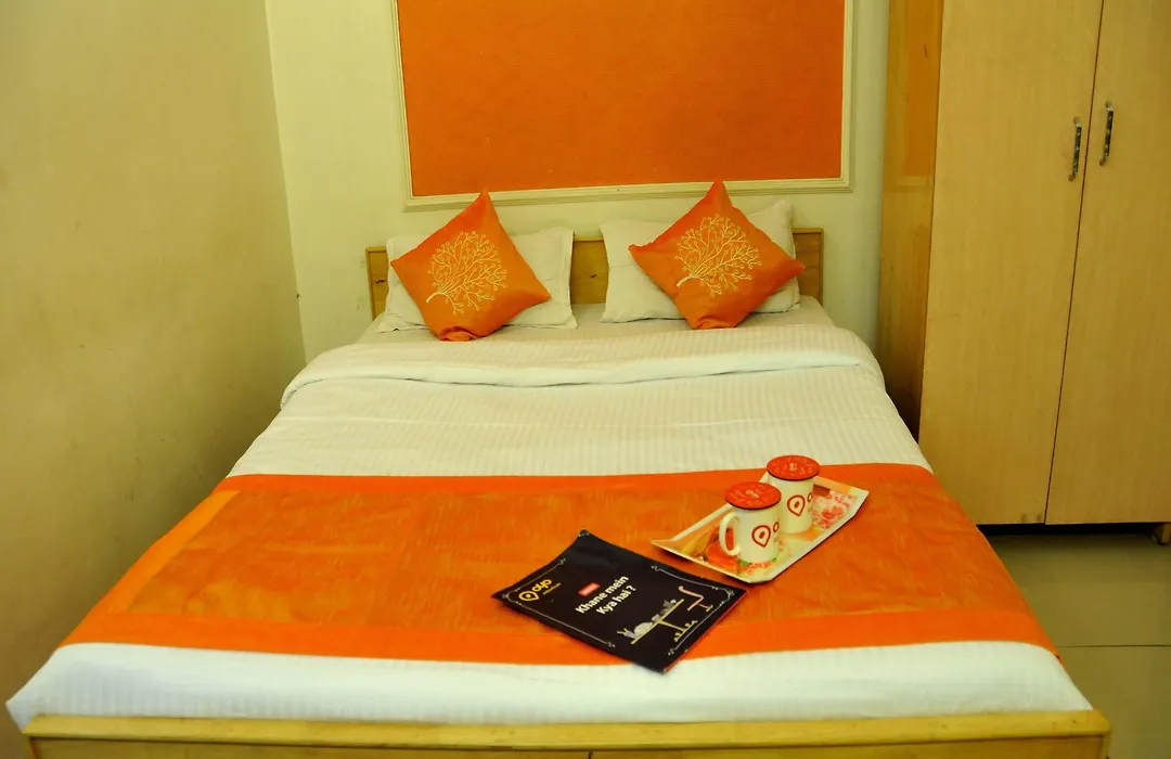 Oyo 3061 Hotel De Pintu-1