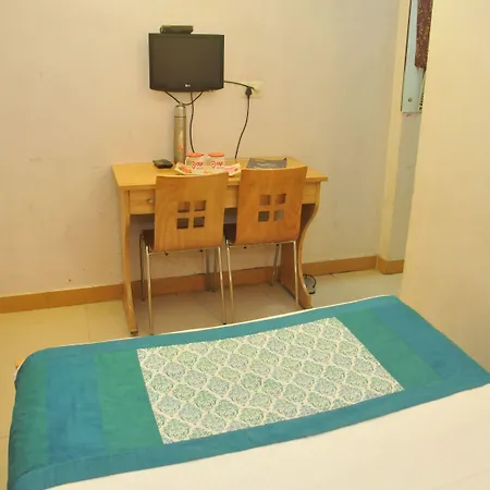 Oyo 3061 Hotel De Pintu-2